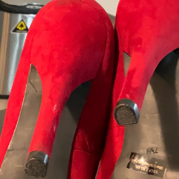 GUESS EUC Red Suede Platform Shoes With Red Patent Leather Toe Cap Size 7 1/2 - Picture 13 of 13